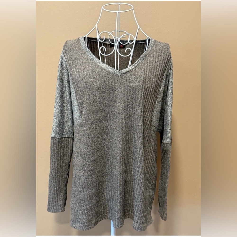 Dolce Bianca USA Ribbed Knit V-Neck Top Heather Gray Taupe Relaxed XL